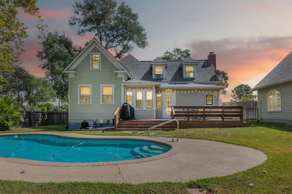 222 Harris Street Bellville, TX 77418