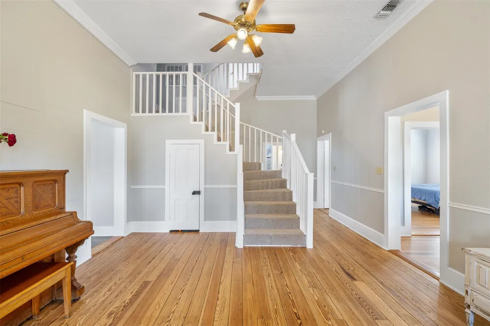 222 Harris Street Bellville, TX 77418
