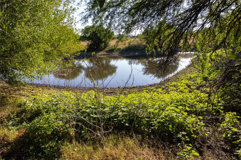 6868 Pfeil Road Schertz, TX 78154