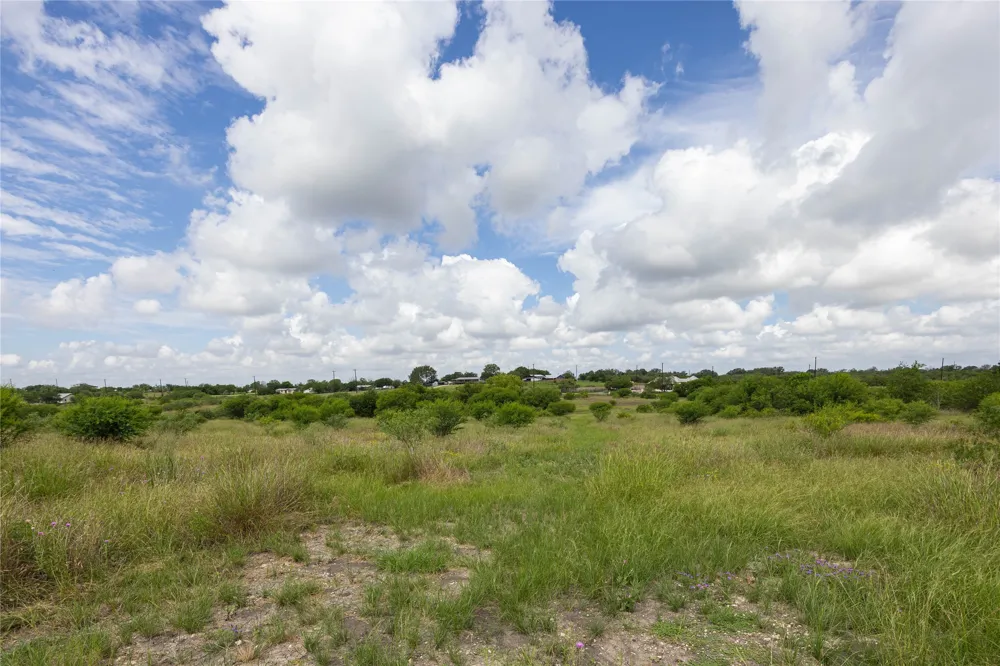 6868 Pfeil Road Schertz, TX 78154