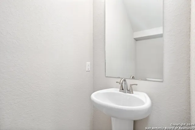 21531 SIR WALTER San Antonio, TX 78256