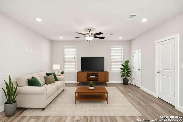 21531 SIR WALTER San Antonio, TX 78256