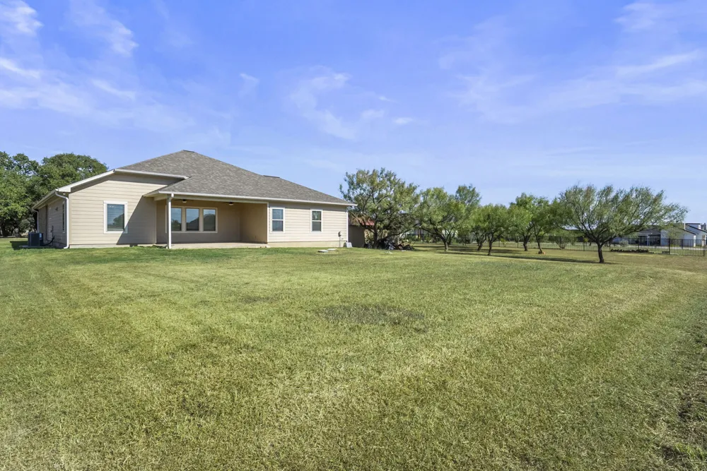 104 Estrella Lane Bertram, TX 78605
