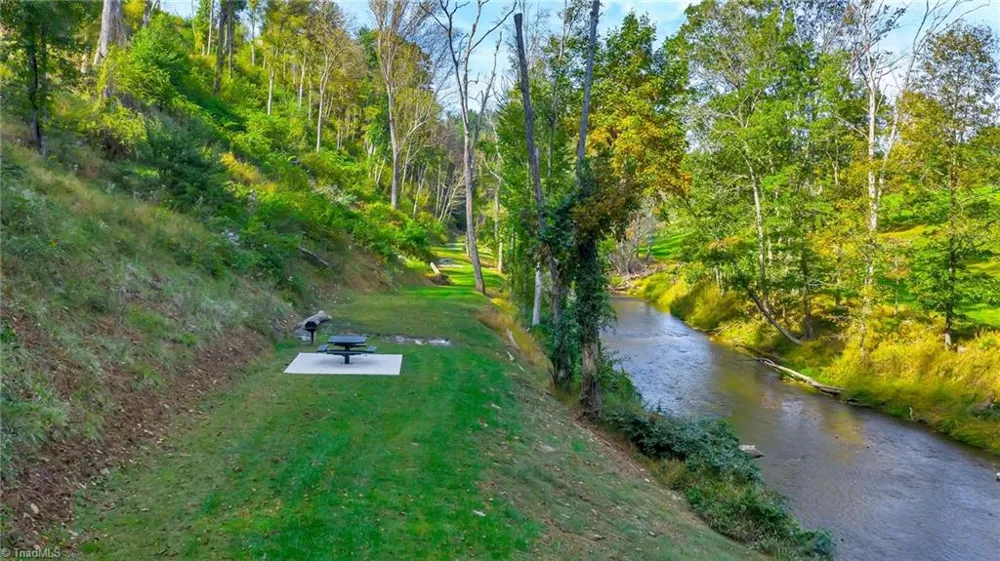 379 Turtle Ridge Road Sparta, NC 28675