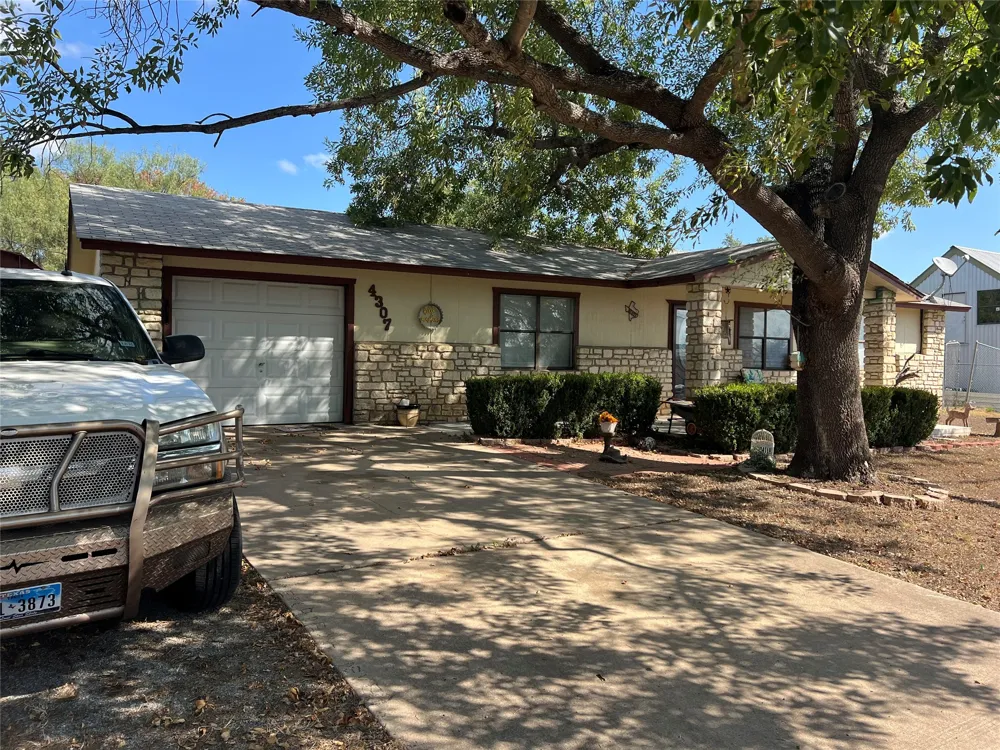 4307 Cottonwood Drive Cottonwood Shores, TX 78657