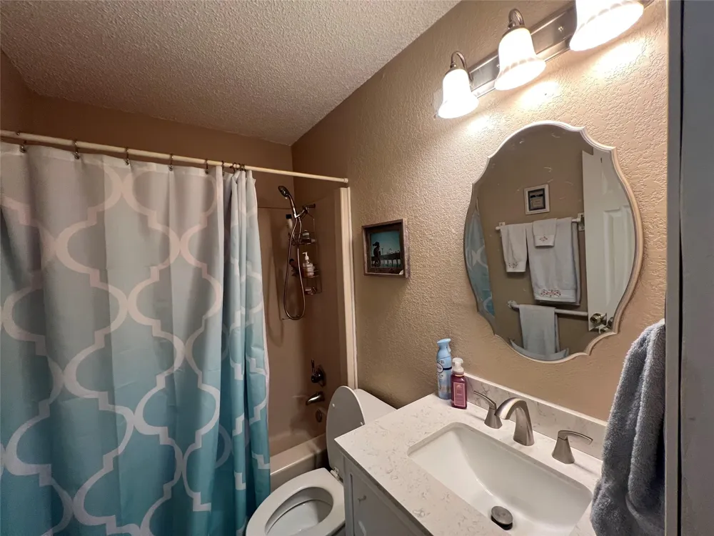 4307 Cottonwood Drive Cottonwood Shores, TX 78657