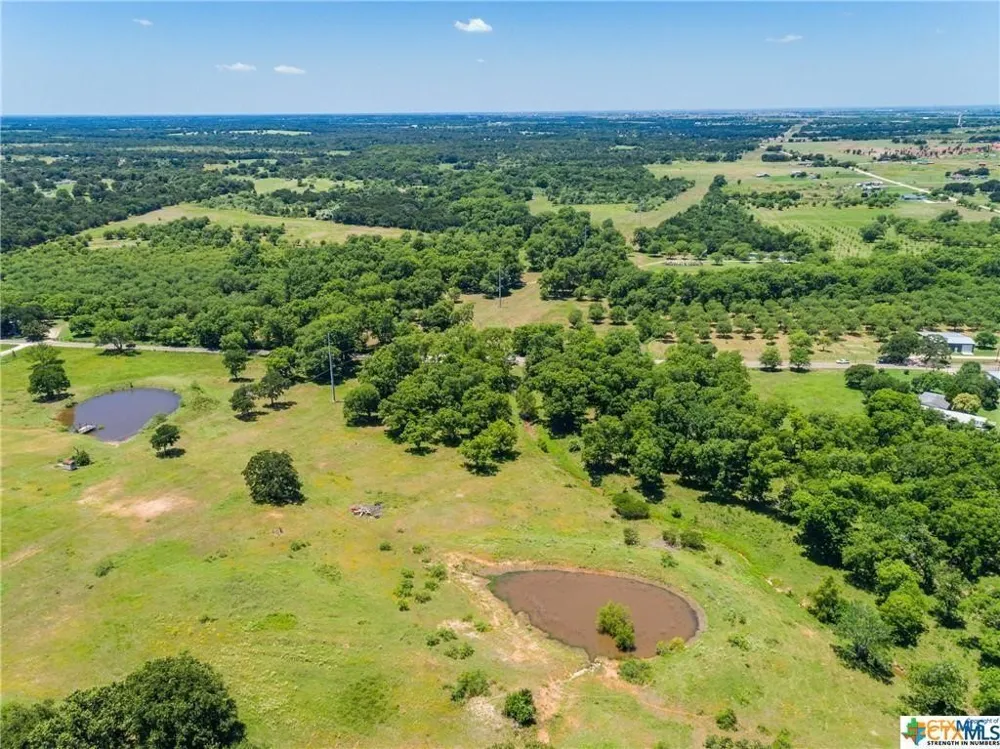 4605 County Road 467 Elgin, TX 78621
