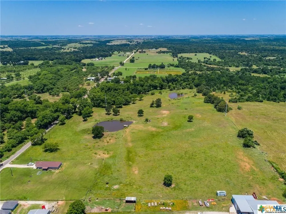 4605 County Road 467 Elgin, TX 78621