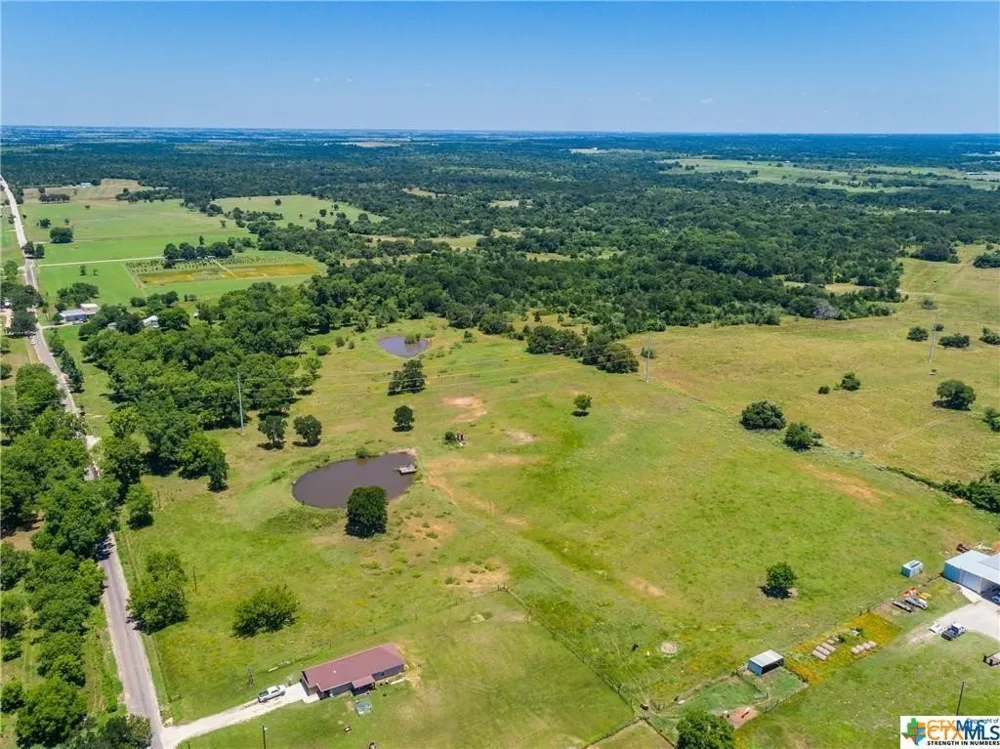4605 County Road 467 Elgin, TX 78621