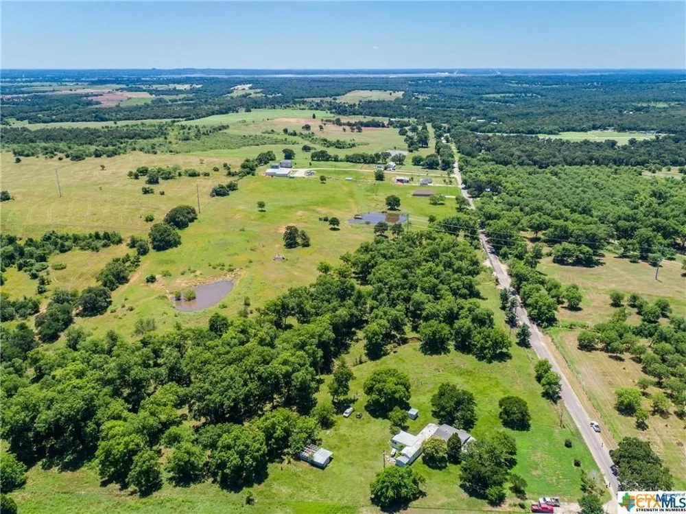 4605 County Road 467 Elgin, TX 78621