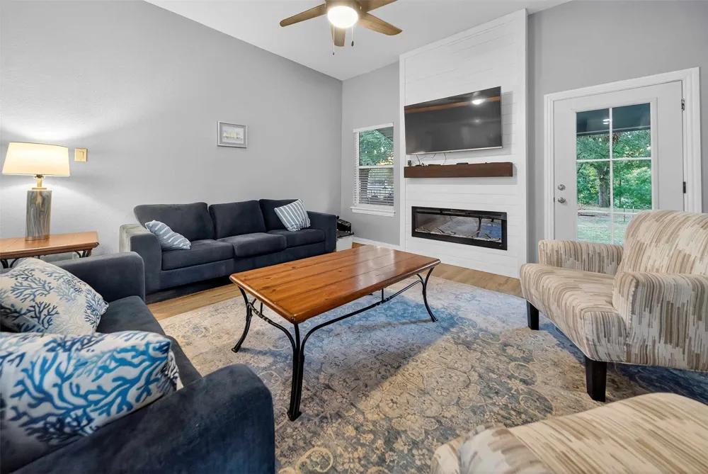 128 Armada Loop Payne Springs, TX 75156