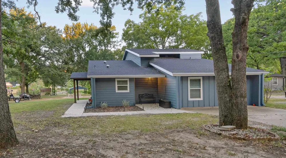 128 Armada Loop Payne Springs, TX 75156