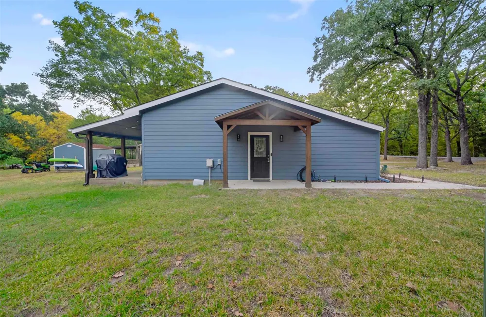 128 Armada Loop Payne Springs, TX 75156