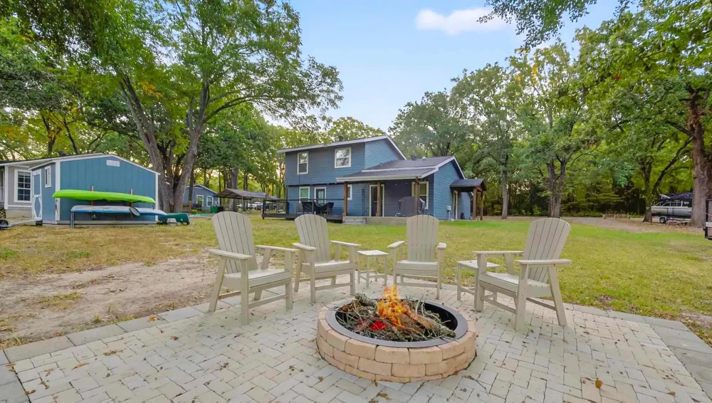 128 Armada Loop Payne Springs, TX 75156