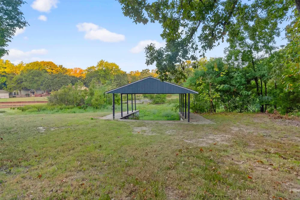 128 Armada Loop Payne Springs, TX 75156