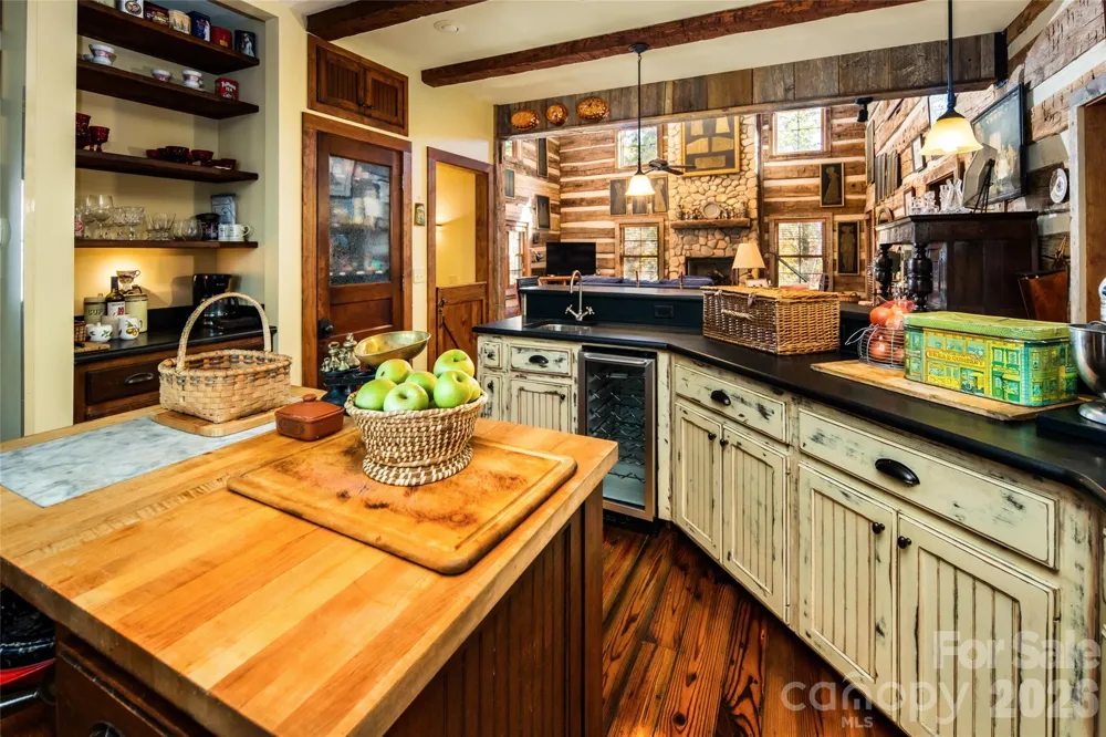 69 Dogwood Branch Lane Zirconia, NC 28790
