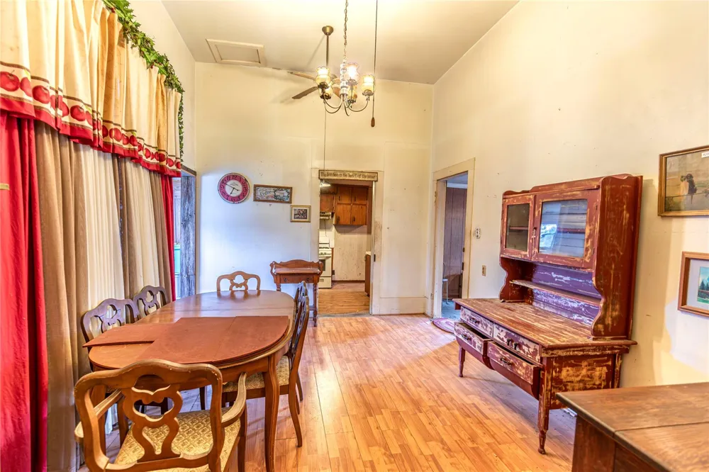 768 Travis Road Bellville, TX 77418