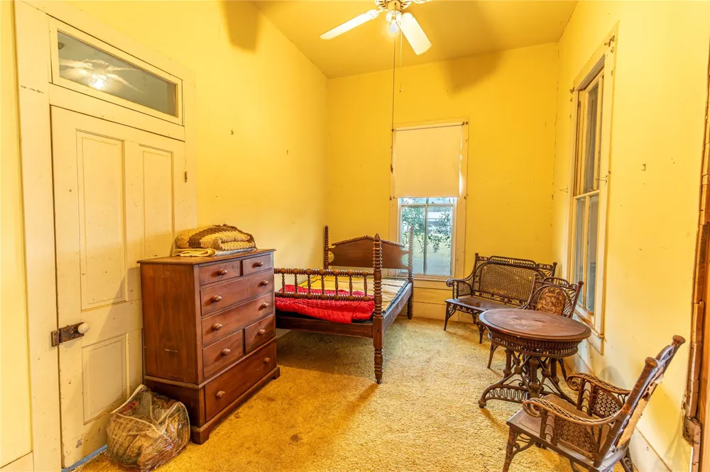 768 Travis Road Bellville, TX 77418