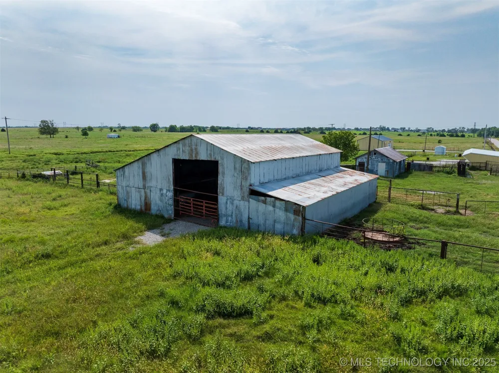 8 3990 ROAD Dewey, OK 74029
