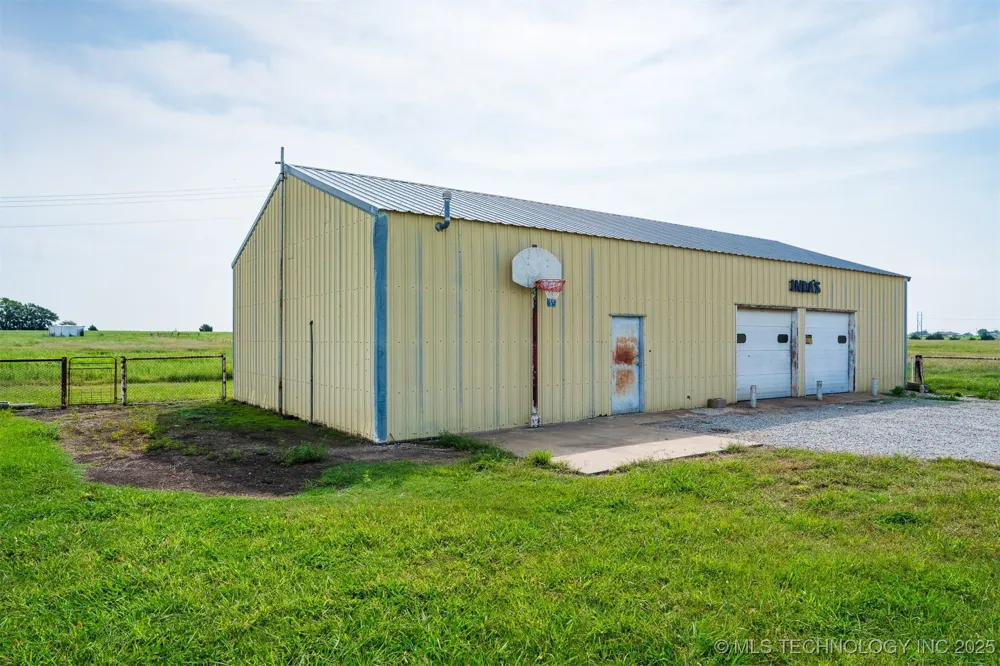 8 3990 ROAD Dewey, OK 74029
