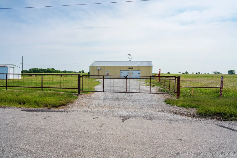 8 3990 ROAD Dewey, OK 74029