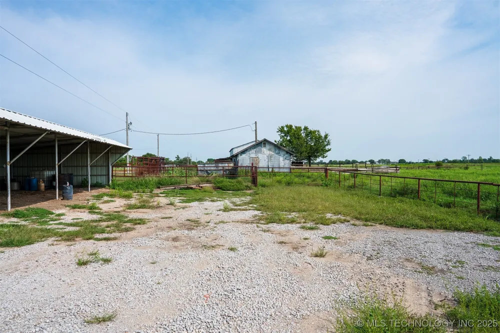 8 3990 ROAD Dewey, OK 74029