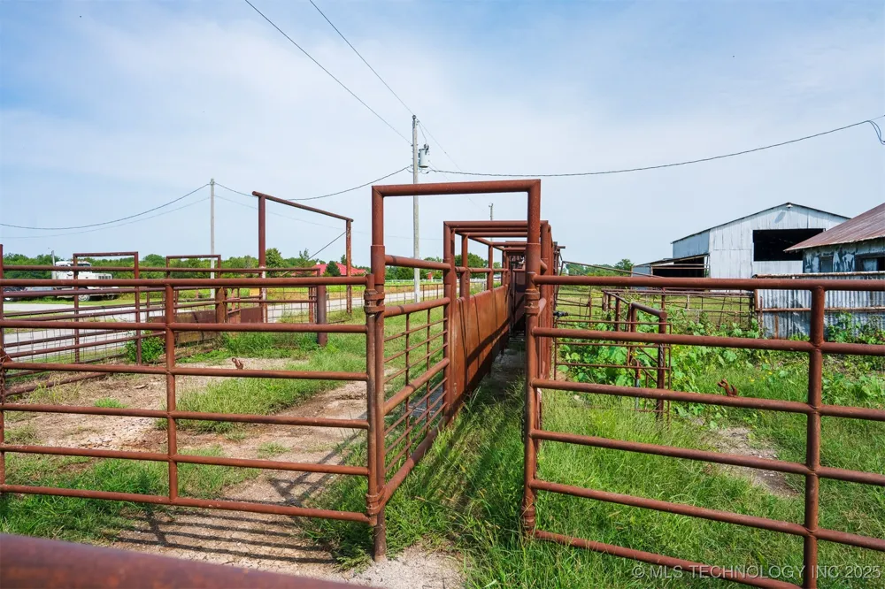 8 3990 ROAD Dewey, OK 74029