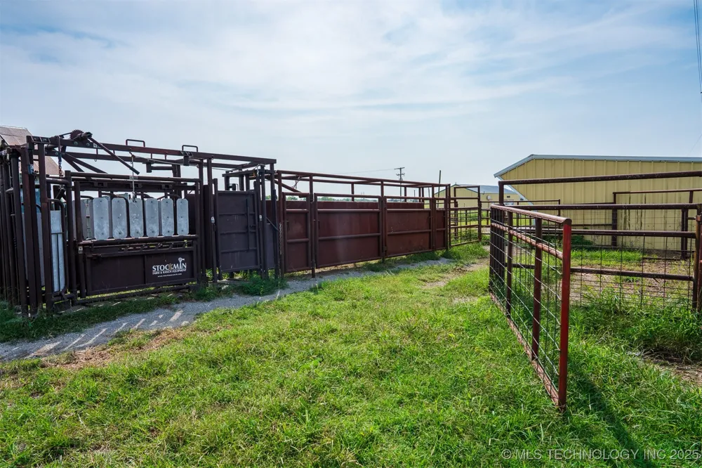 8 3990 ROAD Dewey, OK 74029