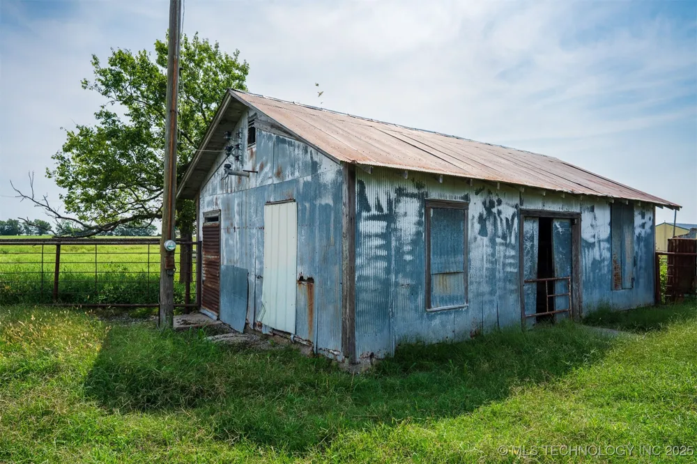 8 3990 ROAD Dewey, OK 74029