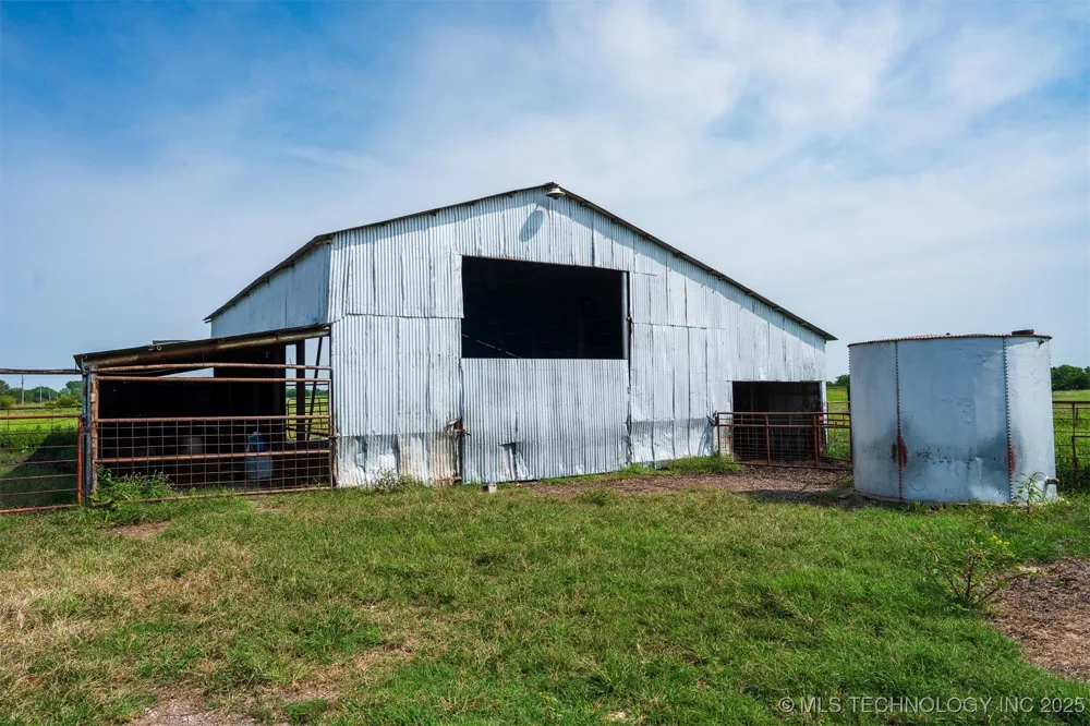8 3990 ROAD Dewey, OK 74029
