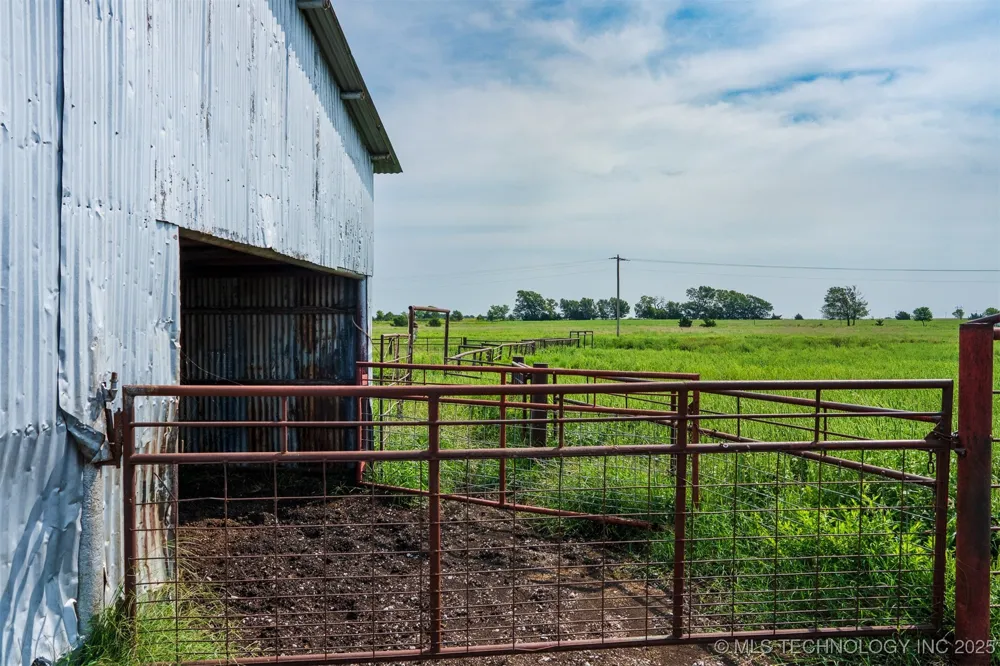 8 3990 ROAD Dewey, OK 74029