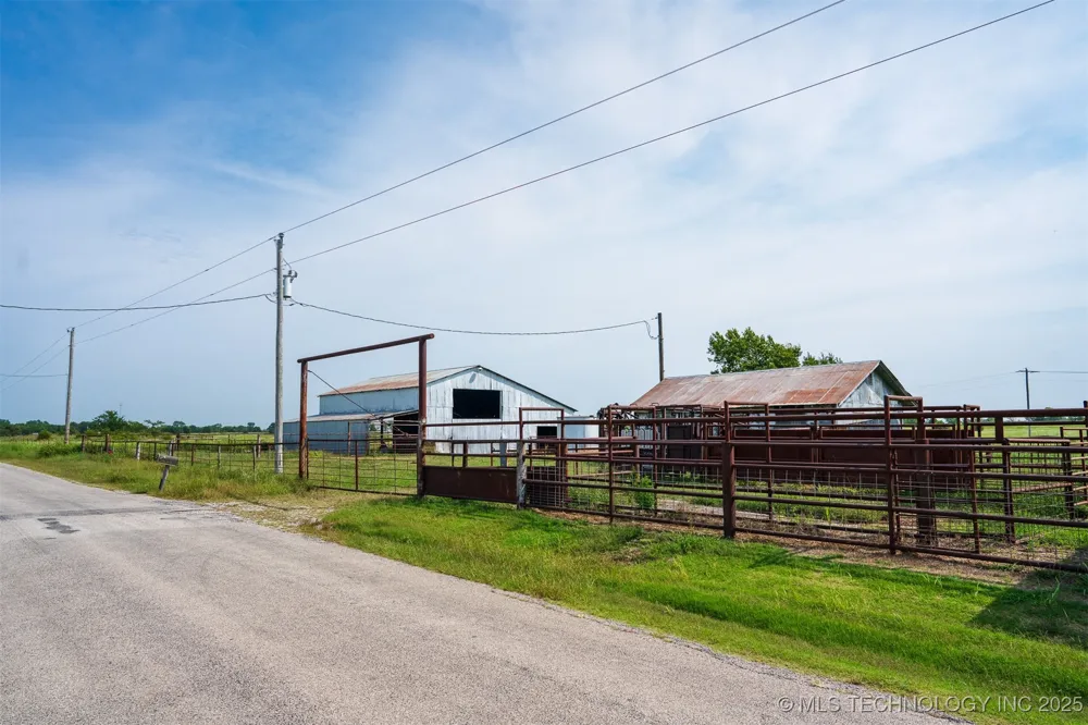 8 3990 ROAD Dewey, OK 74029