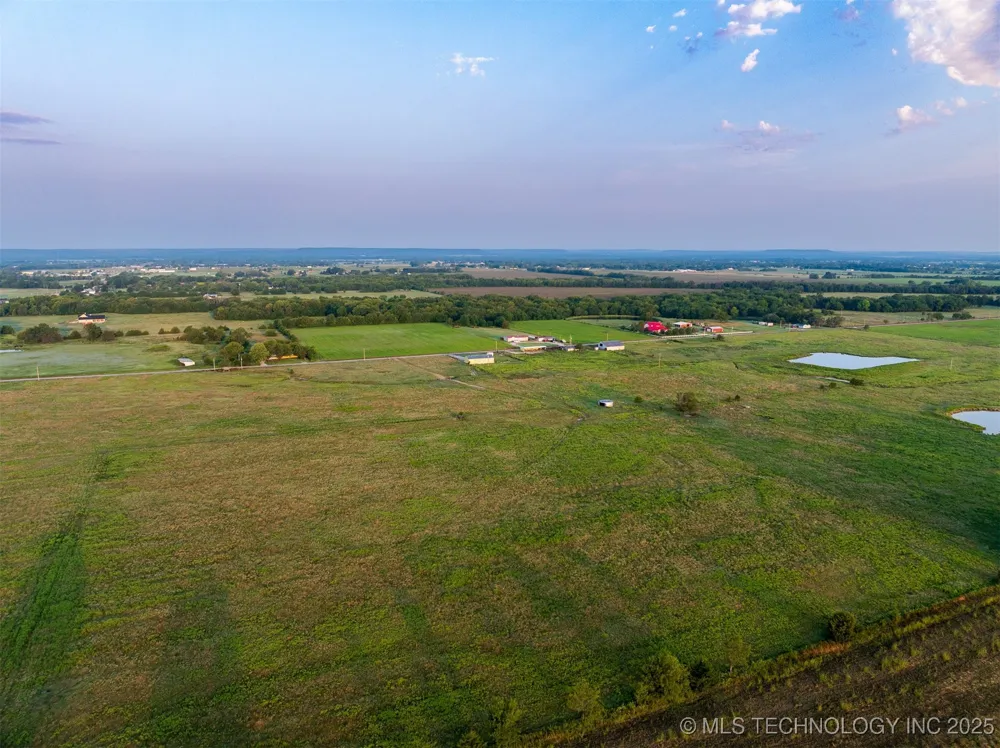 8 3990 ROAD Dewey, OK 74029