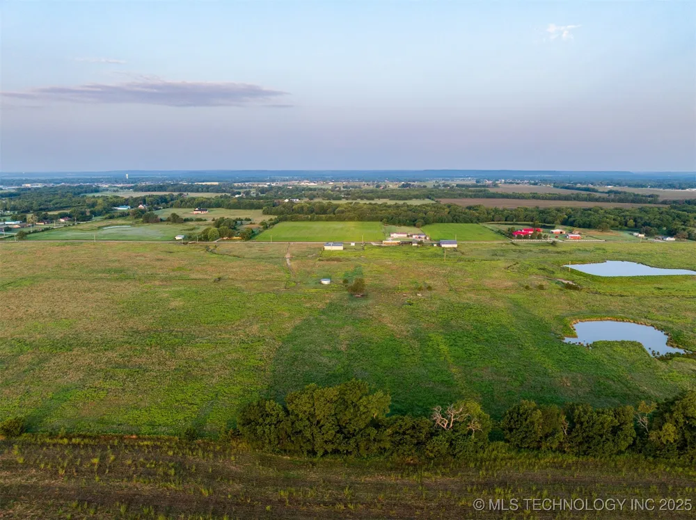 8 3990 ROAD Dewey, OK 74029