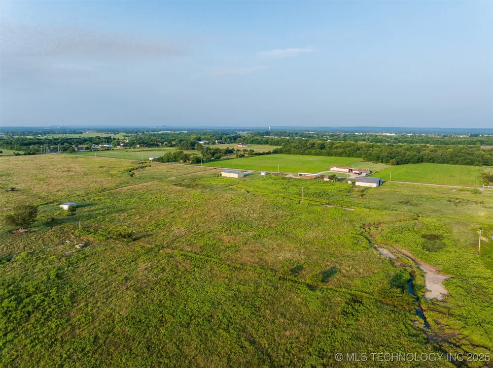 8 3990 ROAD Dewey, OK 74029