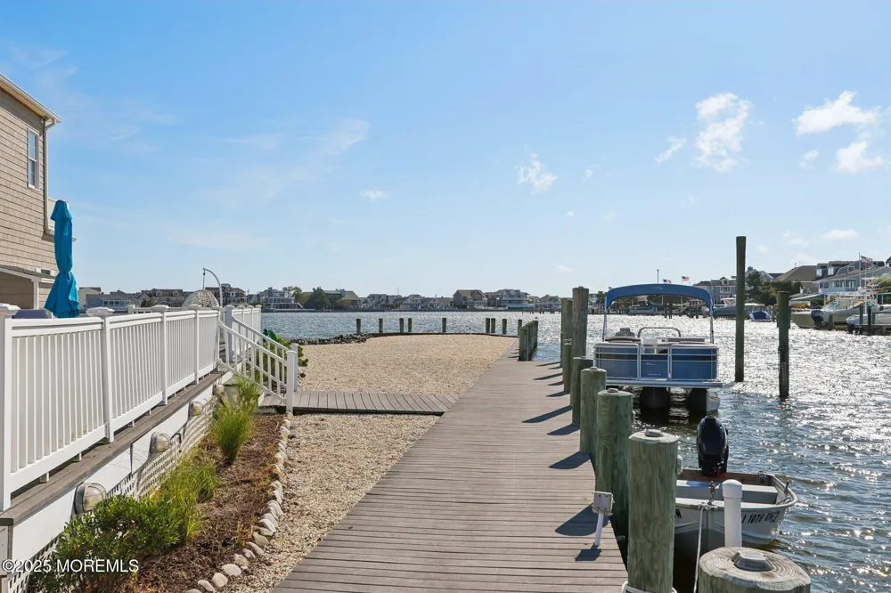 125 Route 35 S Mantoloking, NJ 08738