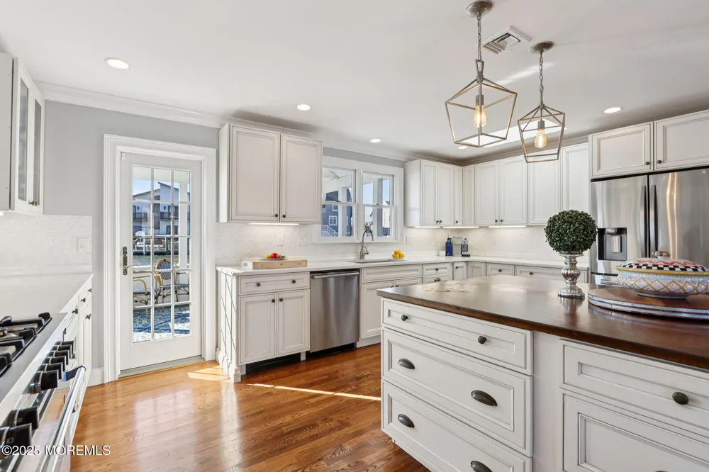 125 Route 35 S Mantoloking, NJ 08738
