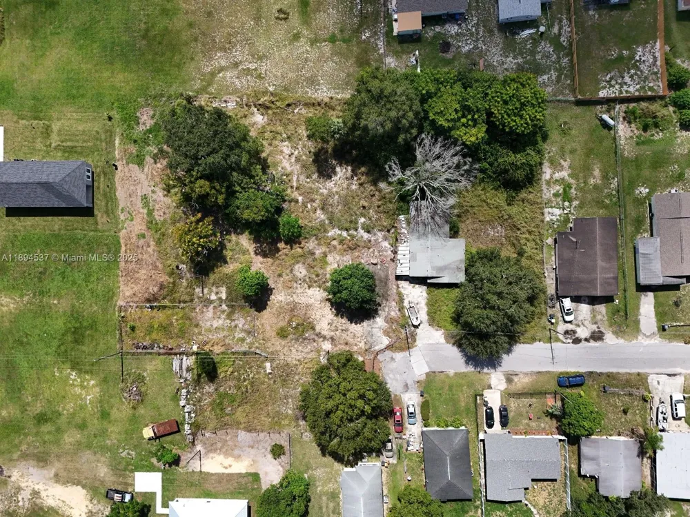 219 SHEILA LANE Lake Wales, FL 33859