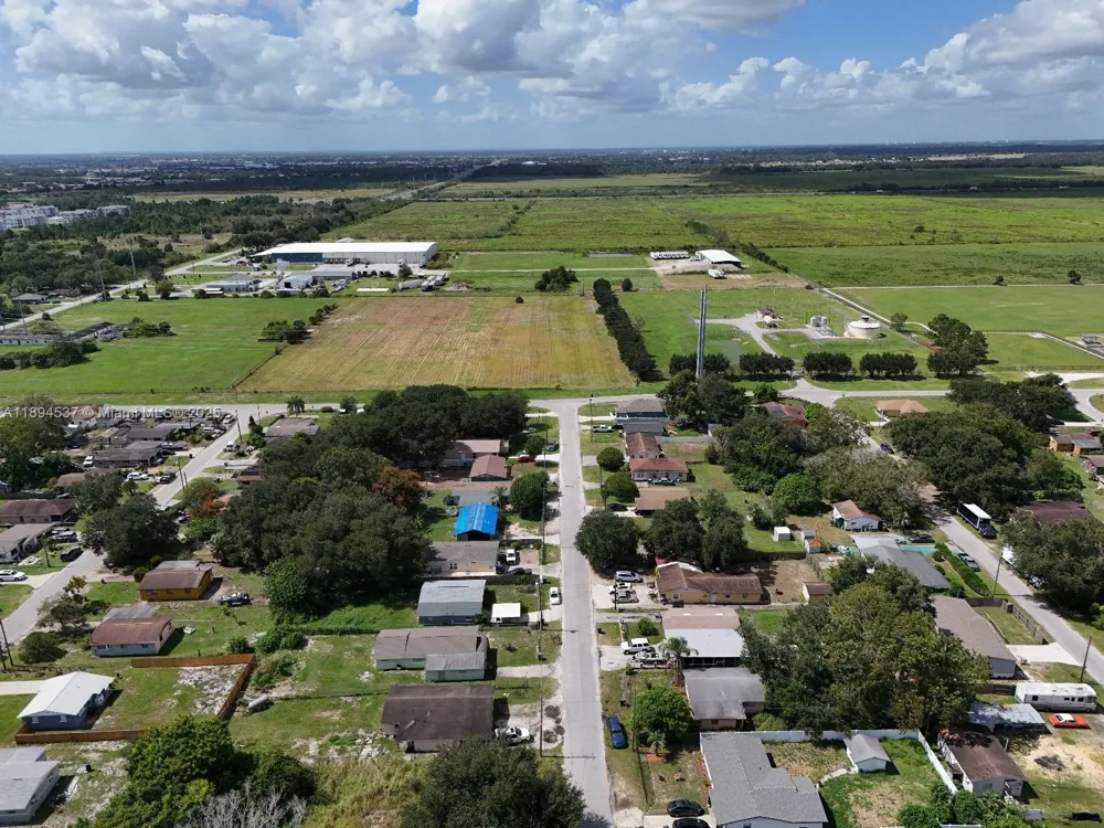219 SHEILA LANE Lake Wales, FL 33859