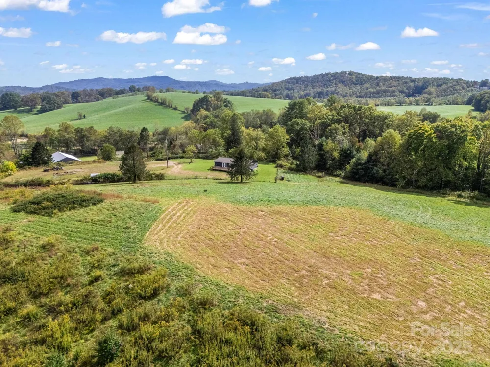 128 Cook Lane Mills River, NC 28759