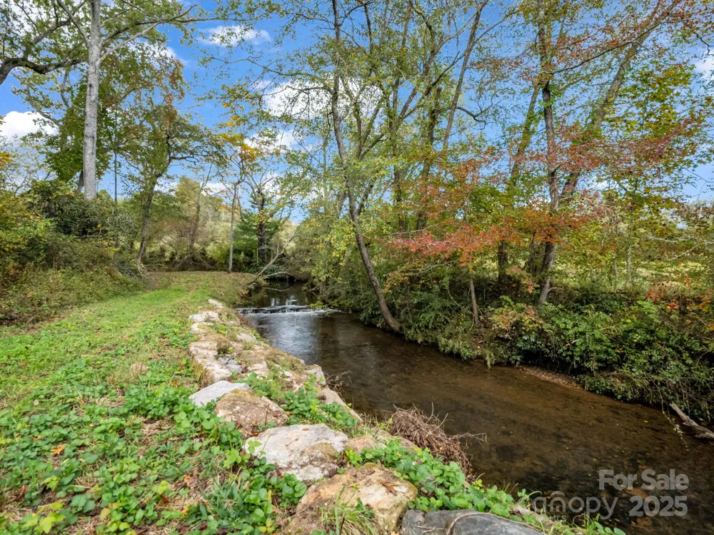 128 Cook Lane Mills River, NC 28759