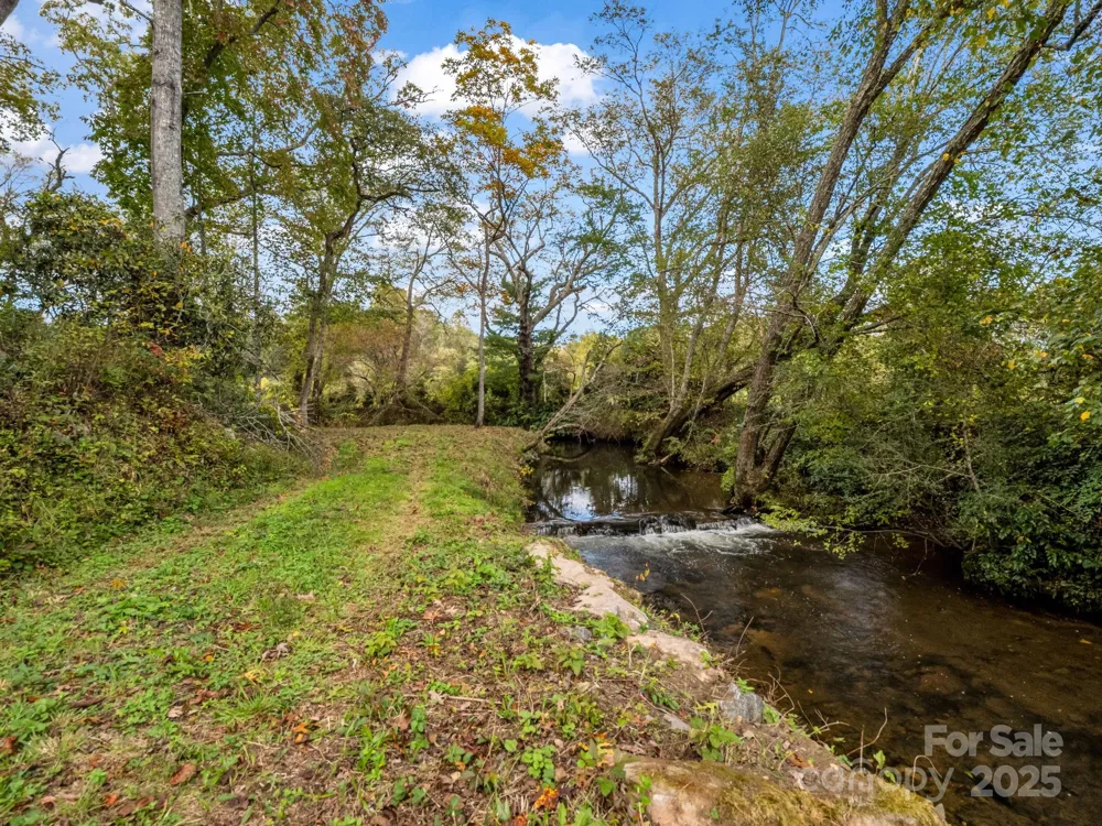 128 Cook Lane Mills River, NC 28759
