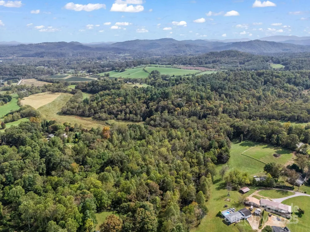 128 Cook Lane Mills River, NC 28759