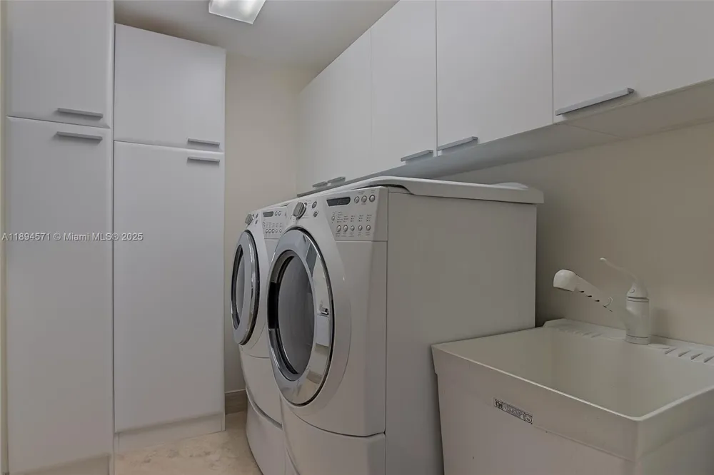 3535 S OCEAN DR #2102 Hollywood, FL 33019