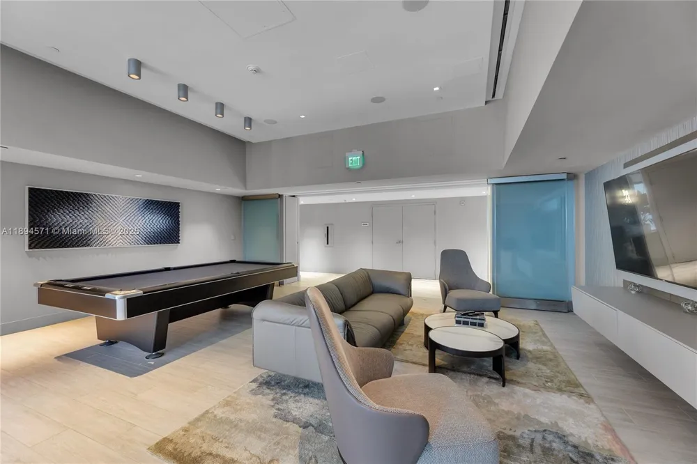 3535 S OCEAN DR #2102 Hollywood, FL 33019