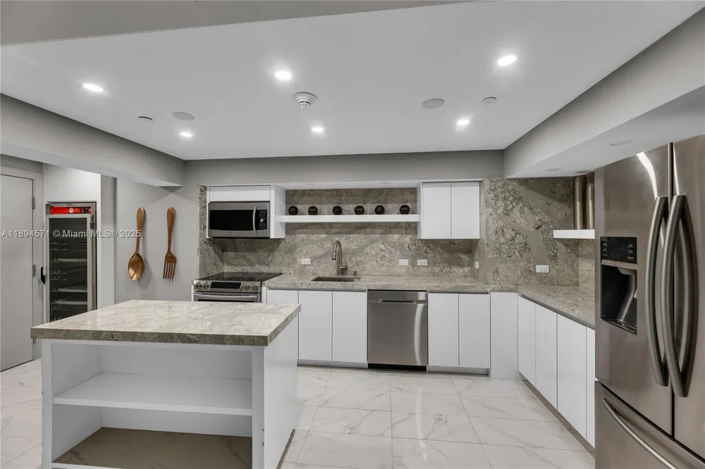 3535 S OCEAN DR #2102 Hollywood, FL 33019