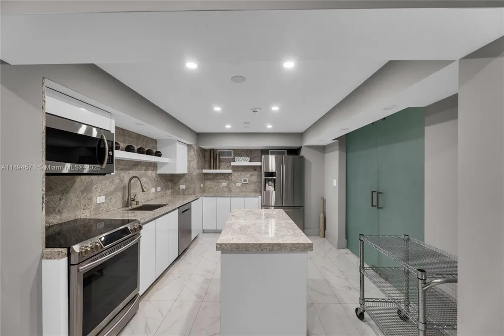 3535 S OCEAN DR #2102 Hollywood, FL 33019