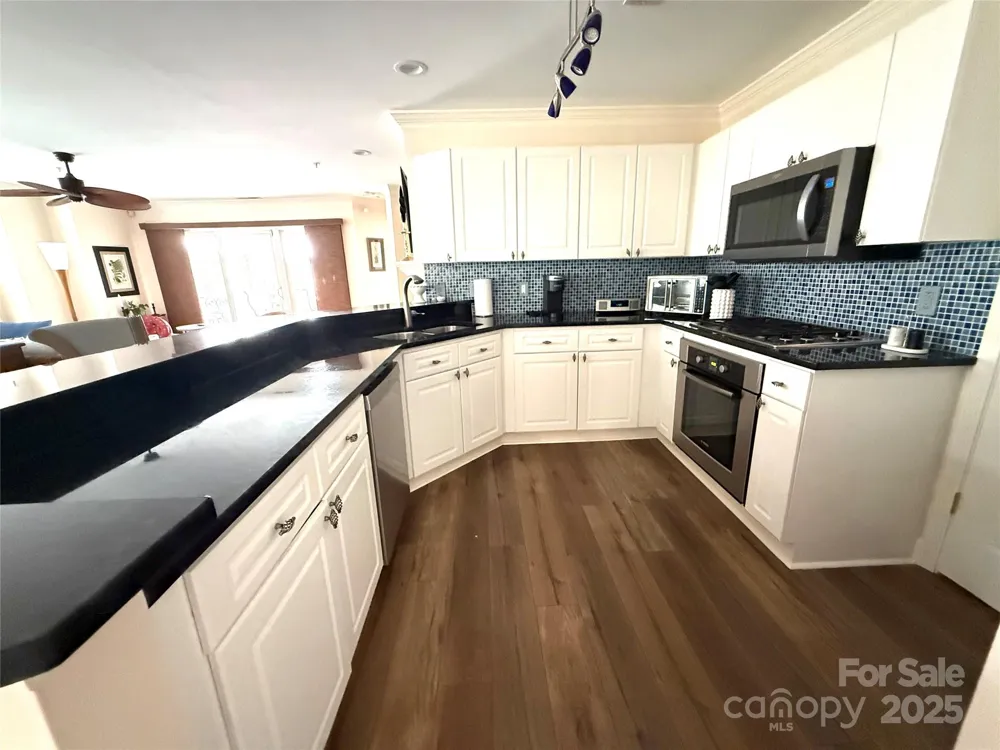 930 Jetton Street #20 Davidson, NC 28036