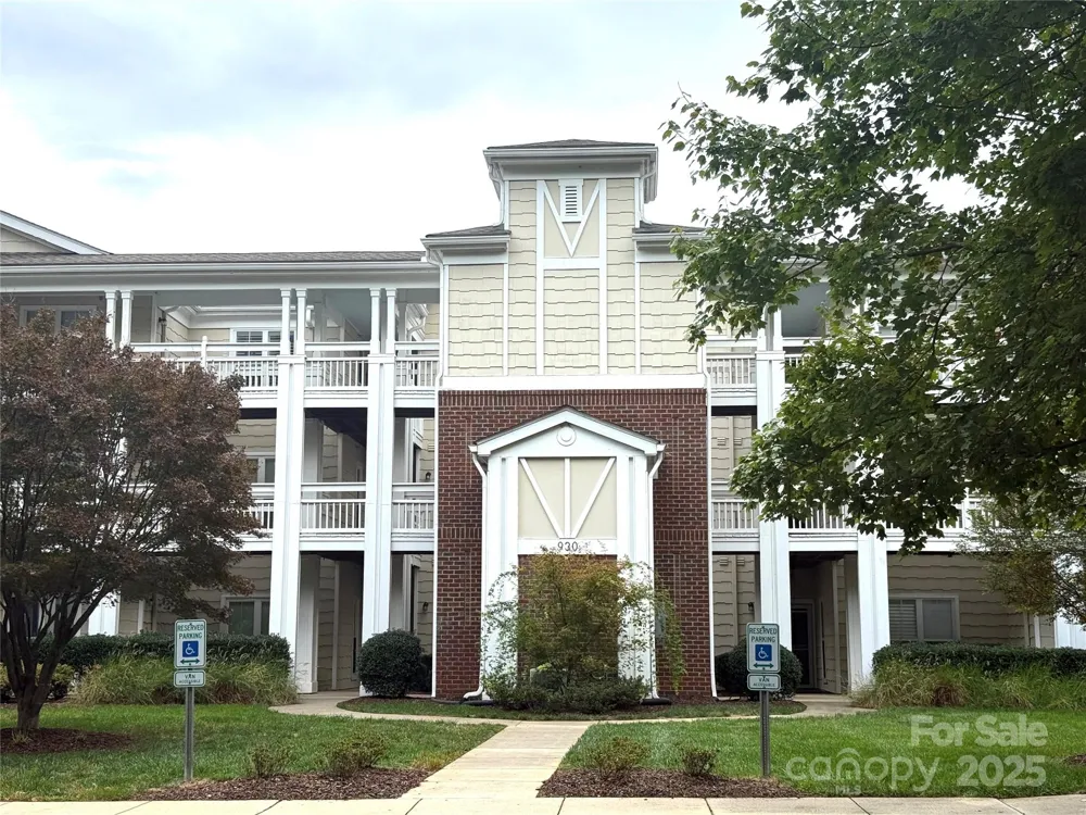 930 Jetton Street #20 Davidson, NC 28036