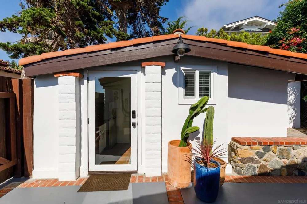 110 8th St Del Mar, CA 92014